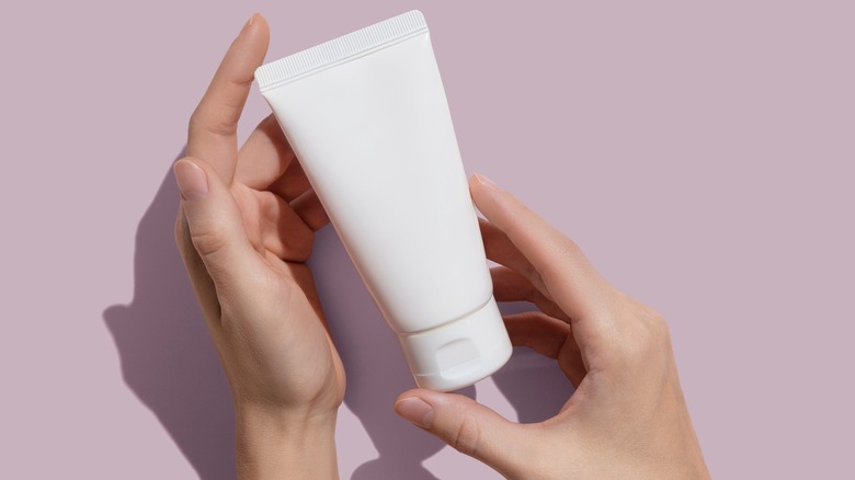 Use of Acne Cream Might Be Risky, Heavy Use of Benzene Reported in Top Skincare Brands
