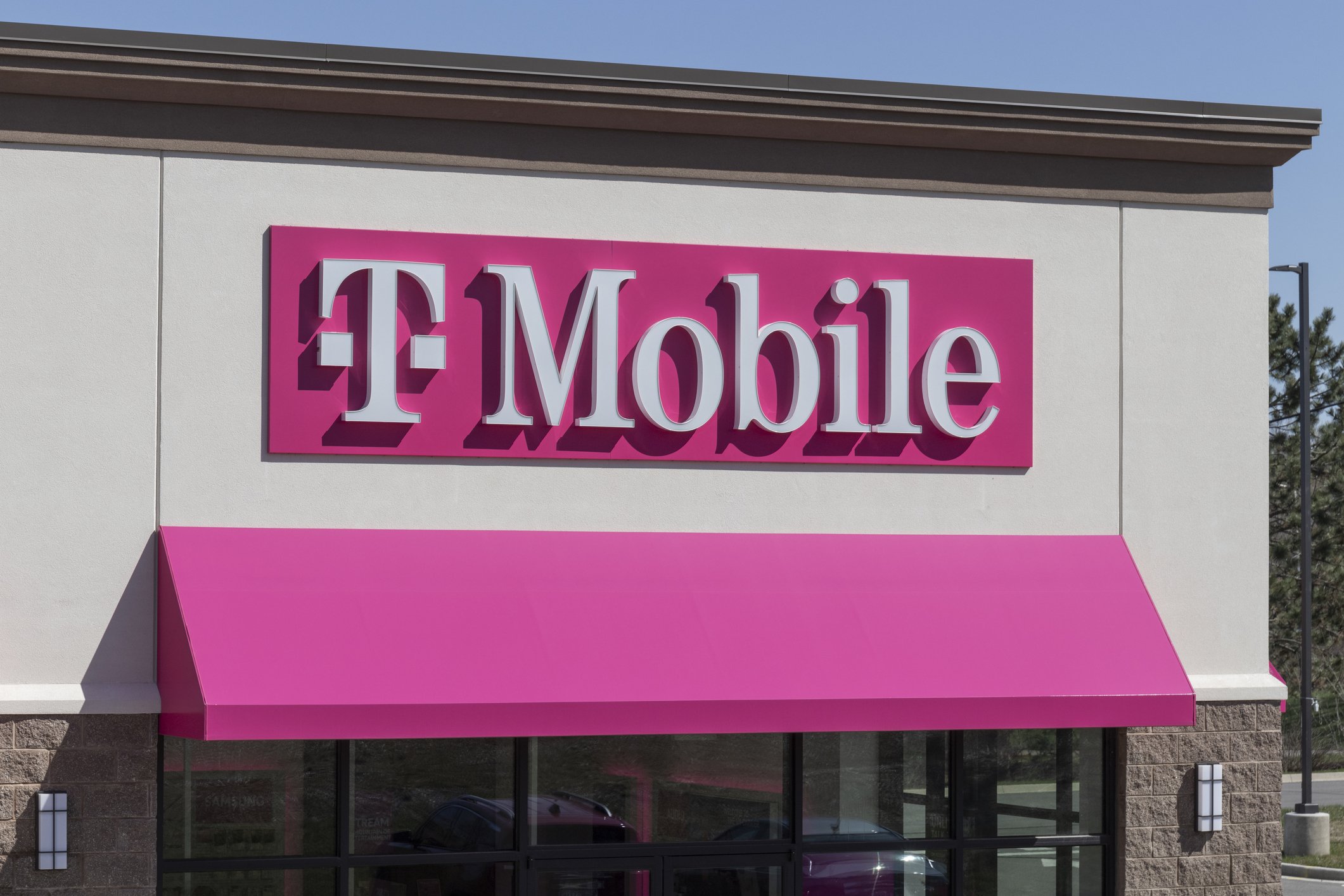 Big Move by T-Mobile Why Dish Network's Missed Spectrum Deal Sparks Major Auction Buzz