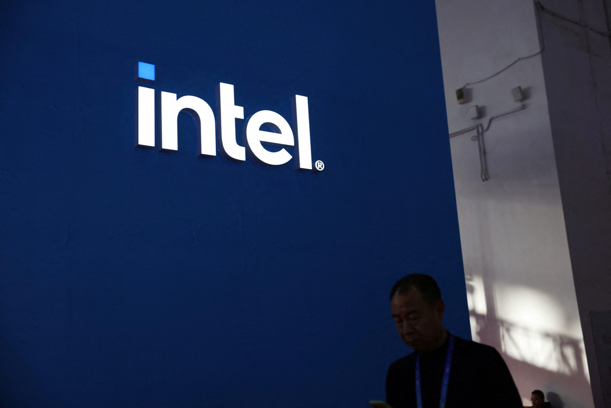 Intel Faces Tough Times: How the Tech Giant's $7 Billion Loss is Shaking Up the Chip World