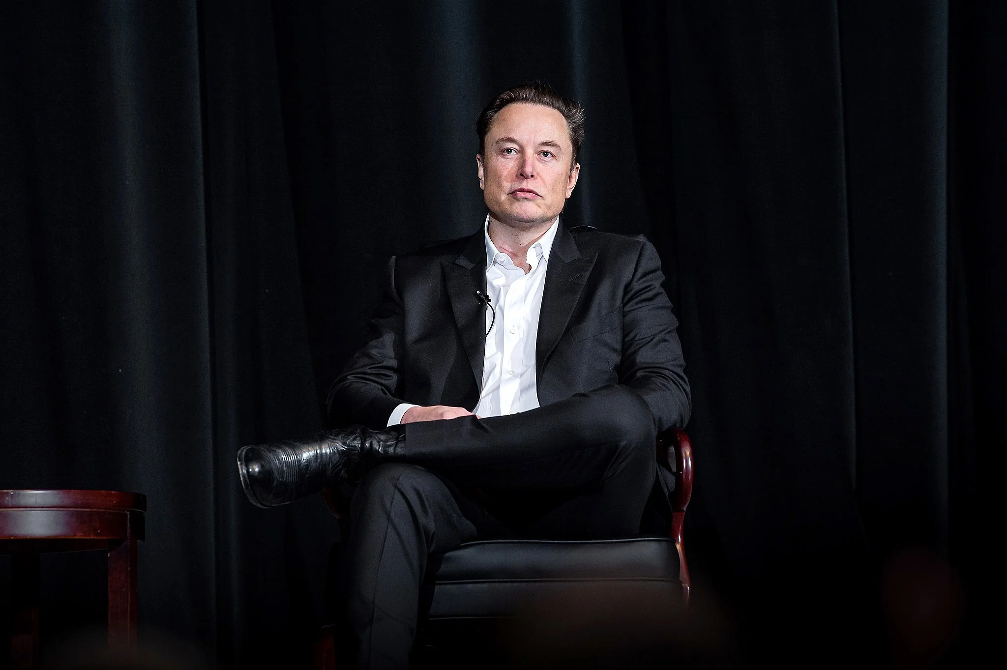 Elon Musk Predicts a Jobless Future: Will Robots Make Us Rich but Unhappy?