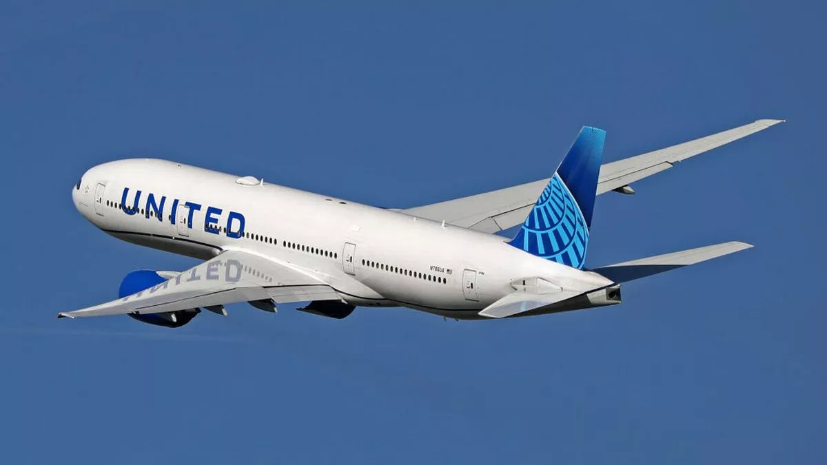 Flight Diverted How a Disruptive Passenger Cost United Airlines Over $20,000 and Altered Travel Plans-