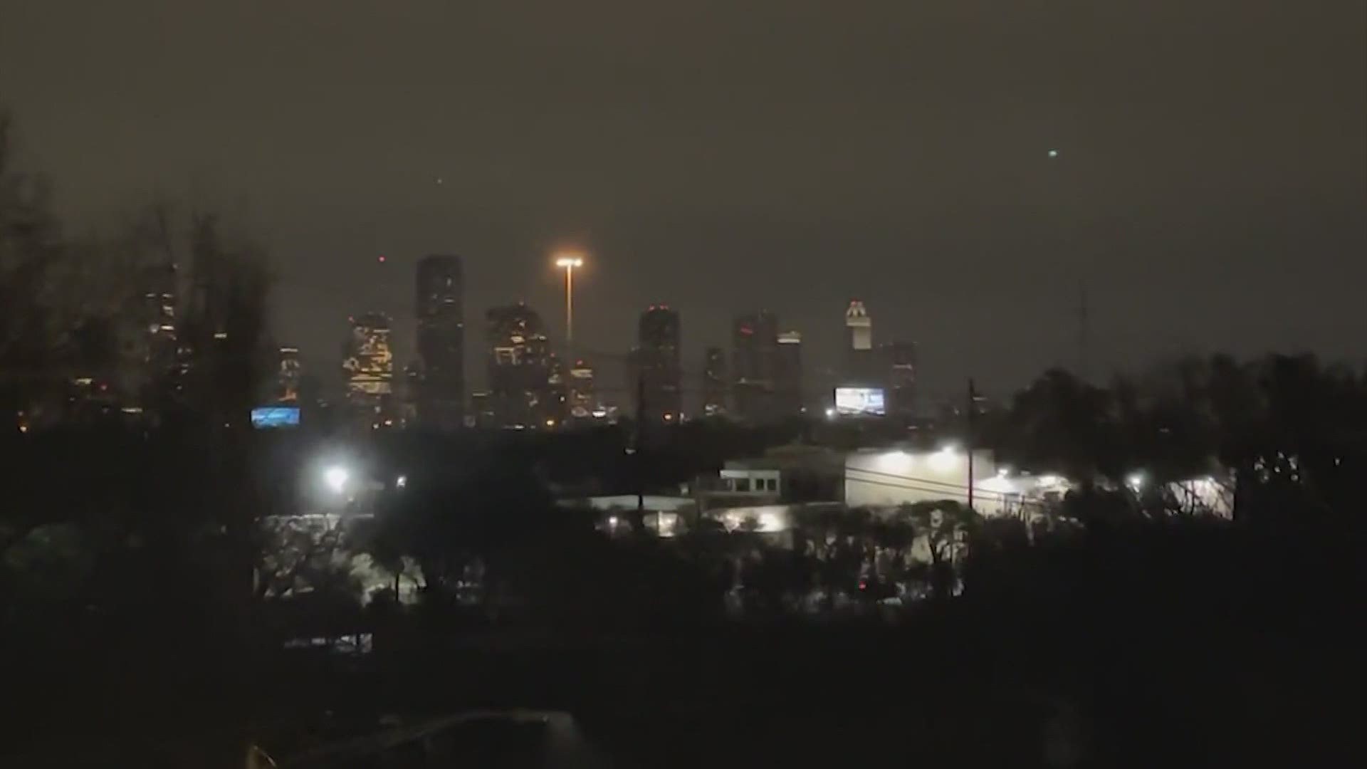 Houston Residents Battle Sweltering Heat Without Power Fourth Day of Blackouts Following Major Storm--