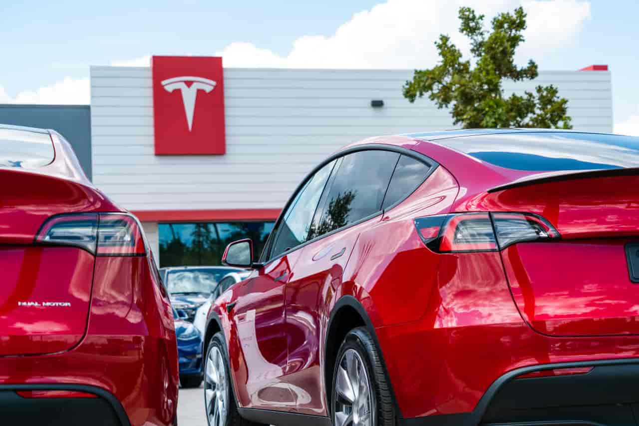 Investor Warns: Tesla's Stock Could Plummet as Focus Shifts to Robotaxis and AI Ventures
