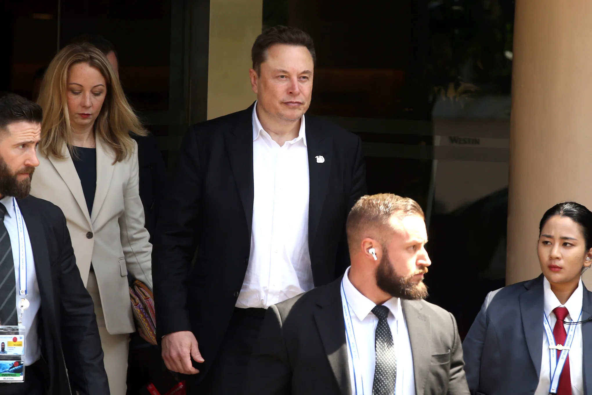 Tesla's Big Shake-Up Shareholders Challenge Elon Musk’s Pay and Board Loyalty Ahead of Crucial Vote