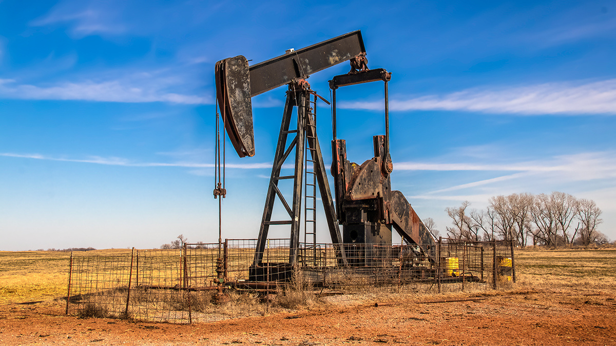 The Big Shake-Up How Fracking Changes and a Company's Collapse Are Reshaping the Oil World---
