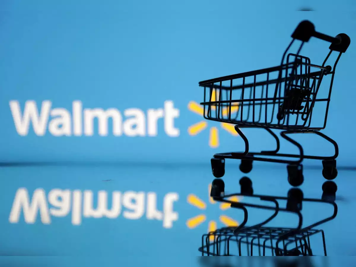 Walmart’s New Approach Attracts Affluent Customers Amidst Retail Crisis