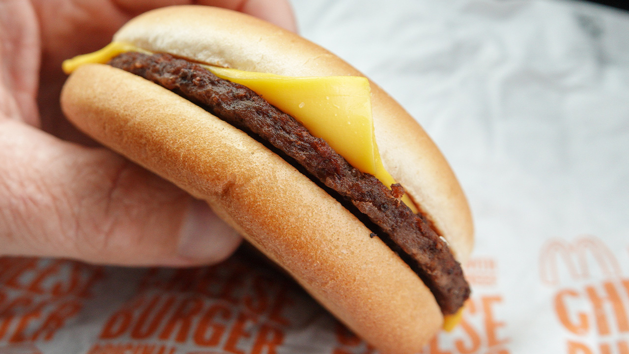 What’s Really in Your McDonald’s Burger? Unveiling the Truth About Their 100% Beef Claim