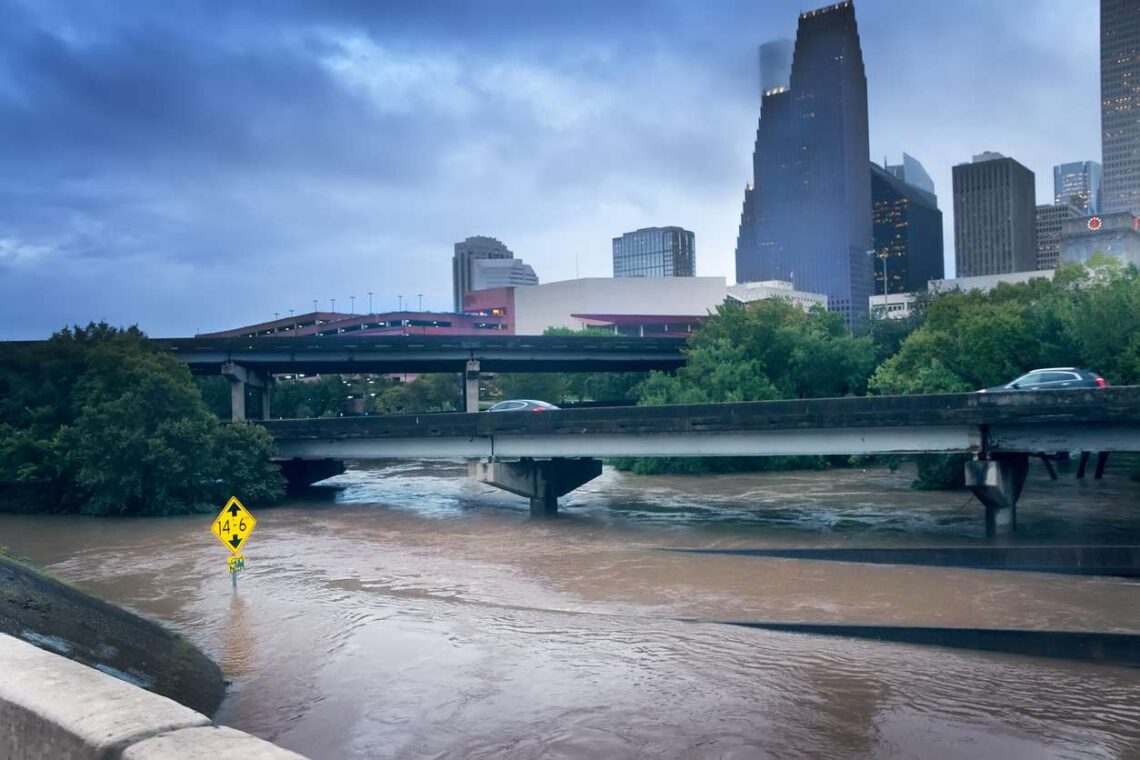 Houston Hit by Massive Storm with 100 mph Winds, Causing 800,000 Houses ...