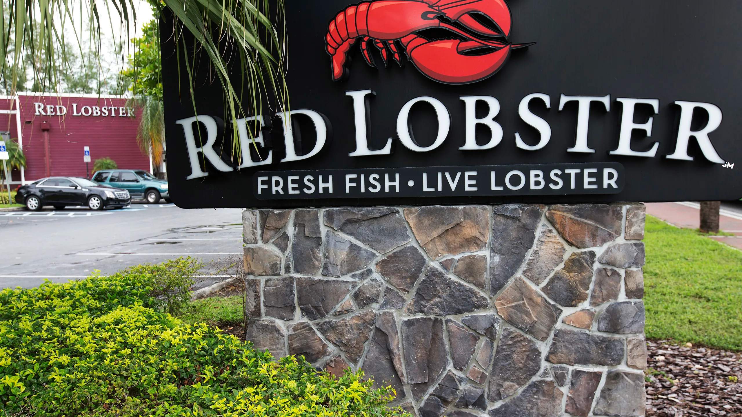 Why Did Red Lobster Close Its Doors Overnight? Shocking Job Losses and Legal Drama Unfold