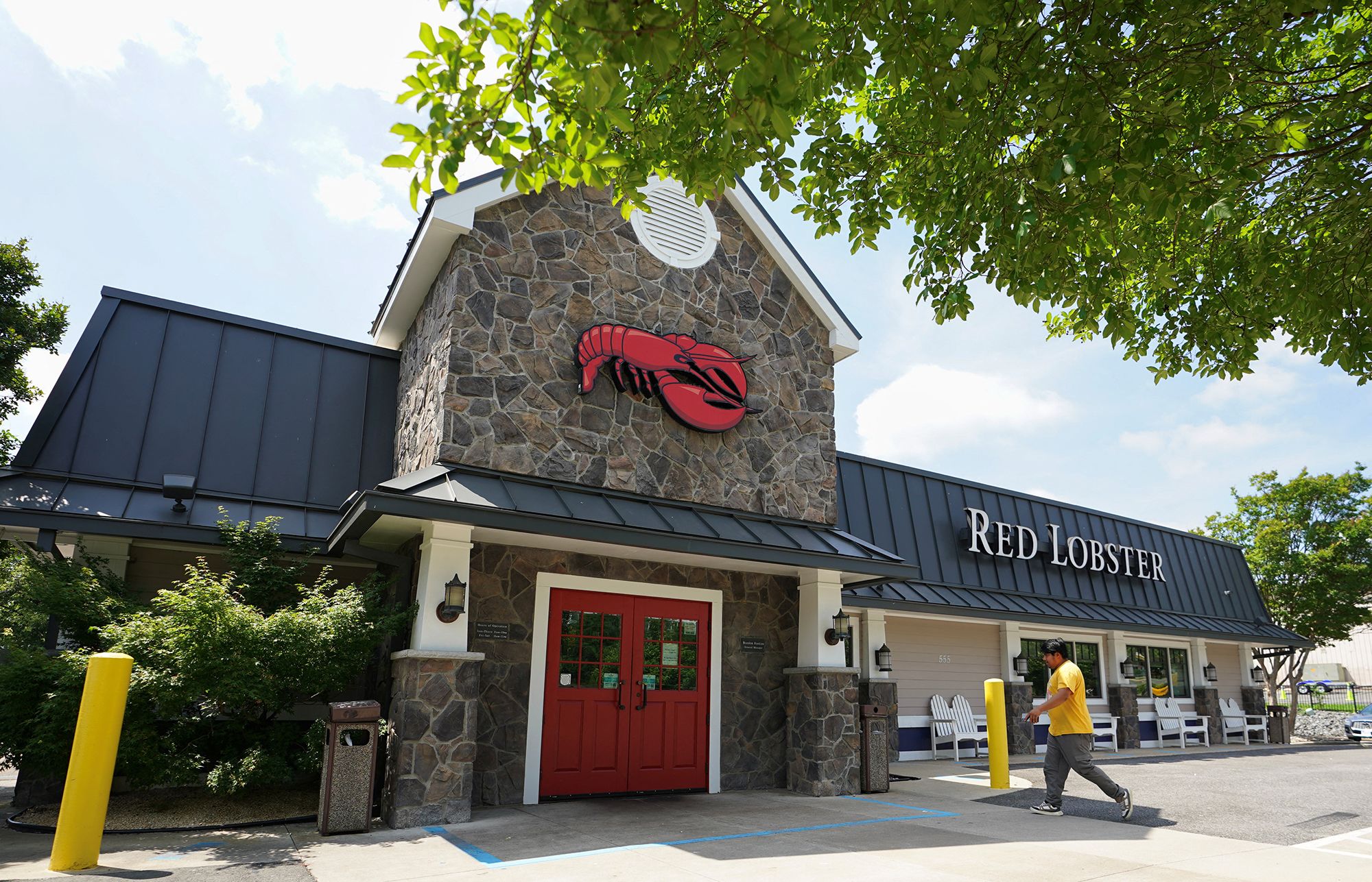 Why Did Red Lobster Really Close? Uncovering the Truth Behind Its Bankruptcy