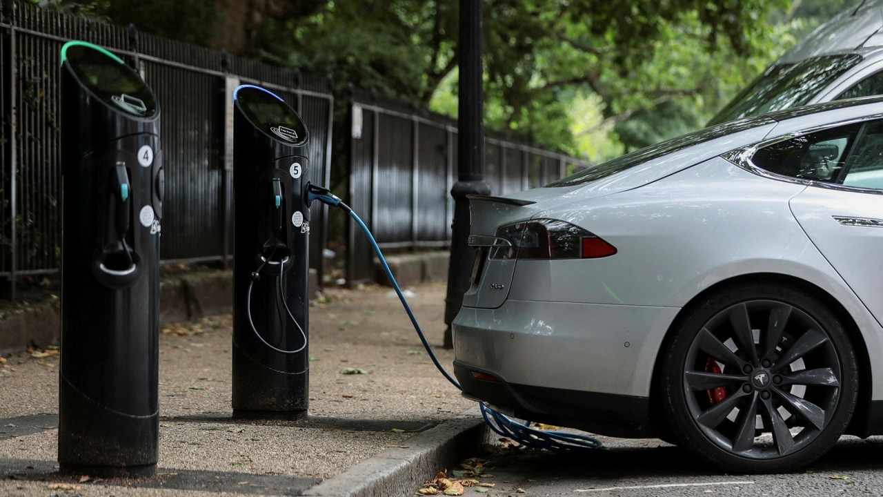Why Electric Cars Aren't More Popular: Expert Insights on Costs, Charging, and Concerns