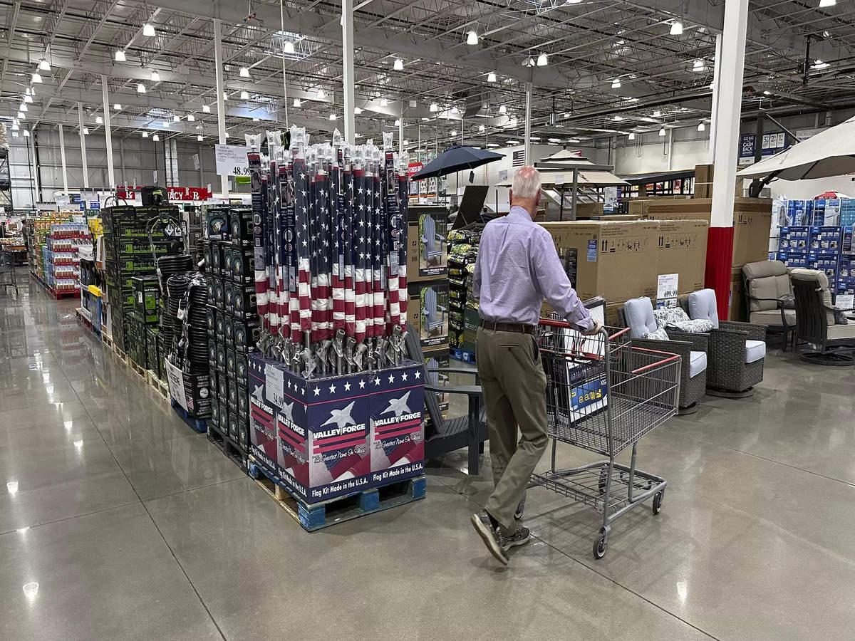 Memorial Day 2024, What Stores and Services Are Taking a Day Off?