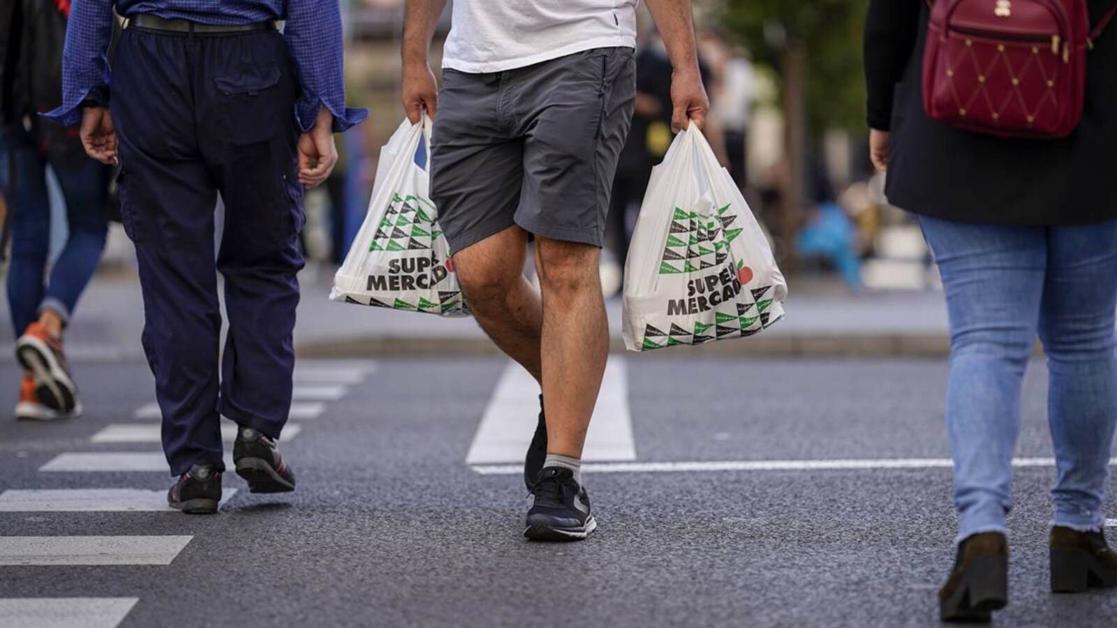 California's Bold Move: Banning Reusable Plastic Bags