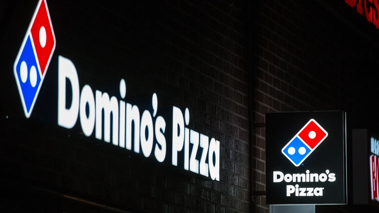 How Domino's is Using Cool New Tech to Whip Up Your Pizza Even Before You Click 'Order'!