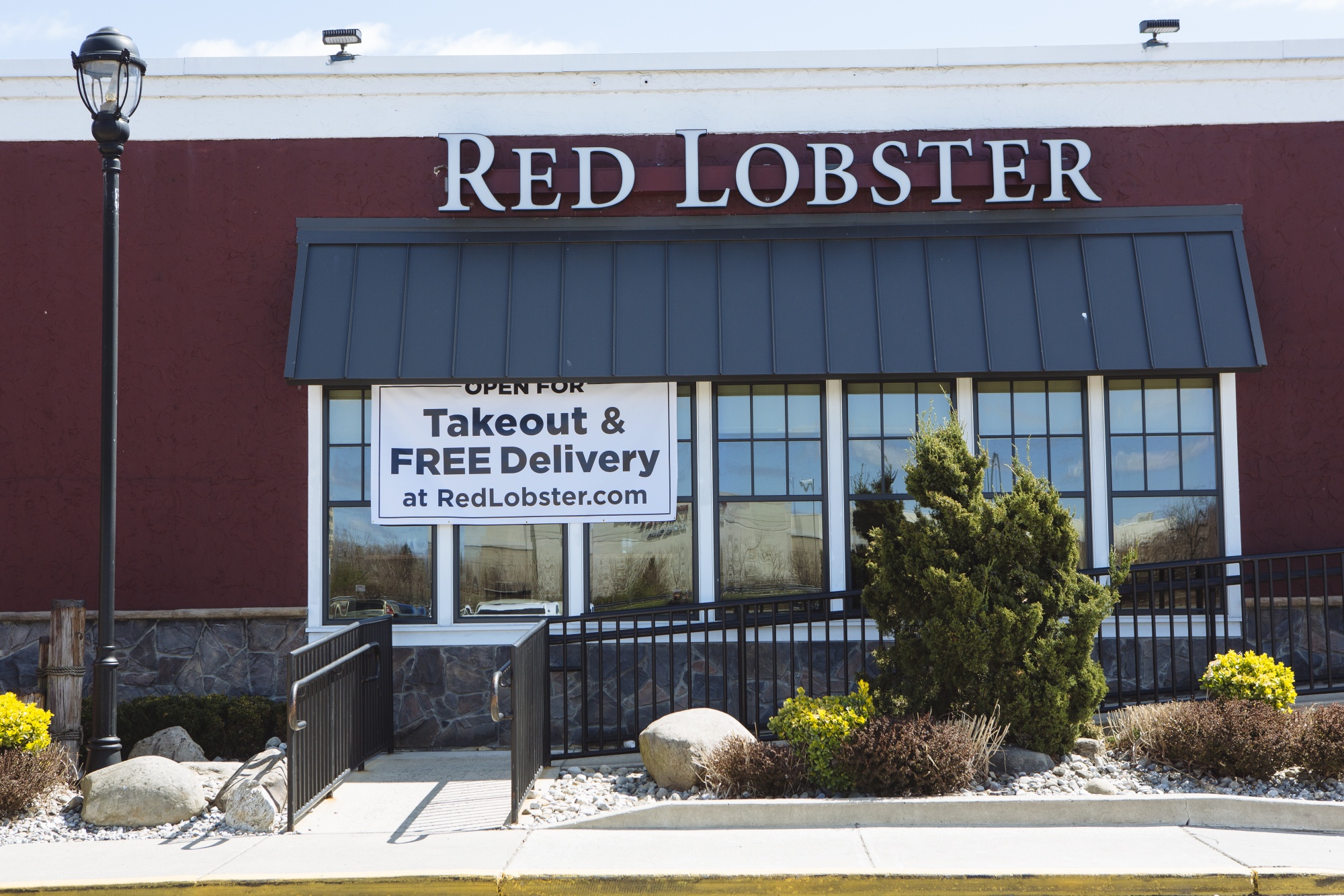 Red Lobster Struggles to Stay Open Will 135 More Locations Close Amid Bankruptcy and Lease Battles----