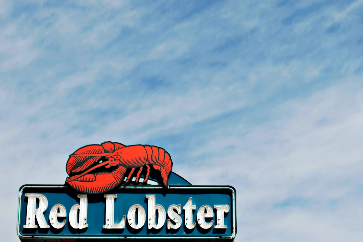 Red Lobster Struggles to Stay Open Will 135 More Locations Close Amid Bankruptcy and Lease Battles-