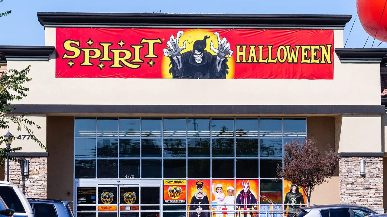 Spirit Halloween's Massive Hiring Surge: 50,000 New Jobs for 2024 Season