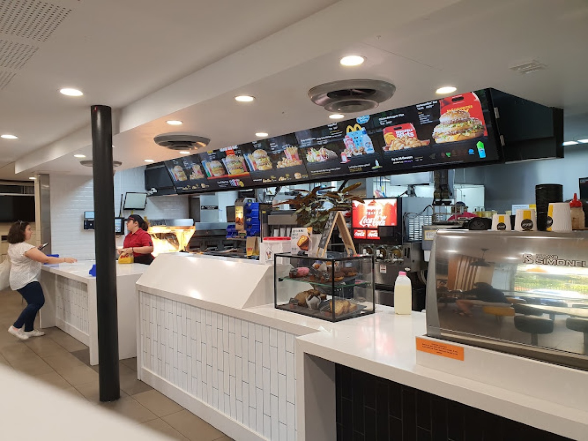 Squeezing Value: Fast-Food Franchises Navigate Inflation and Customer Demands