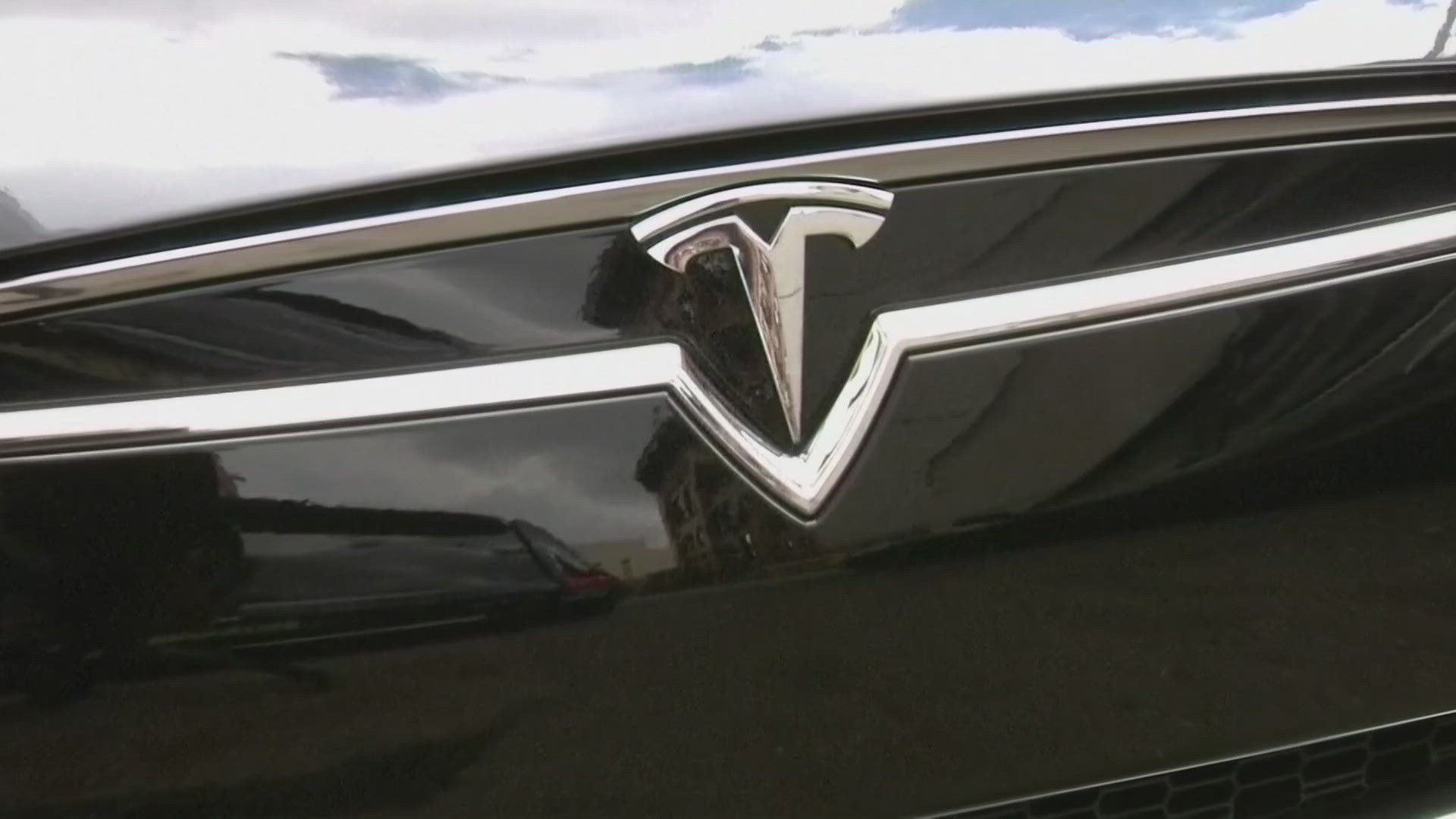 Tesla Faces New Challenges Over 125,000 Cars Recalled for Seat Belt Safety Issues----