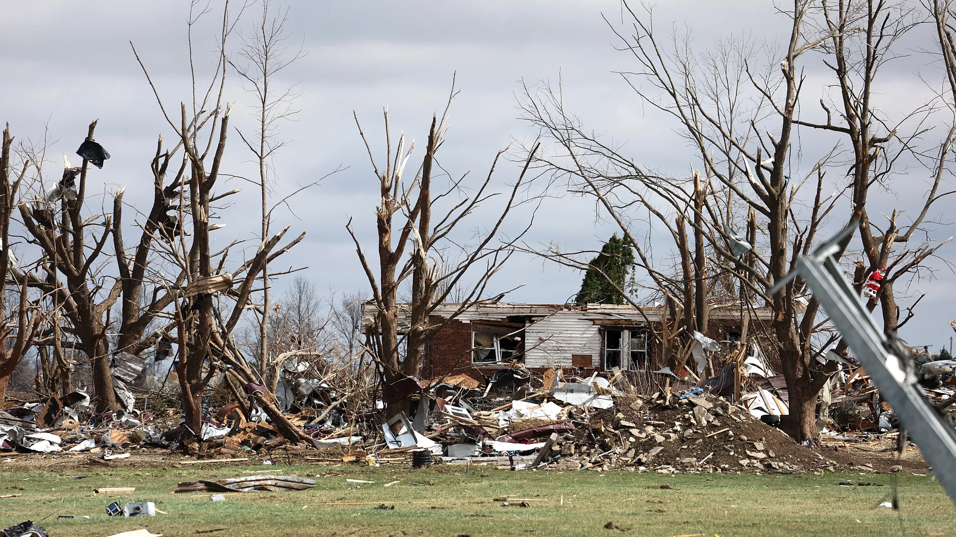 Unexpected Storm How a Quick-Forming Michigan Tornado Took Lives Without Warning----