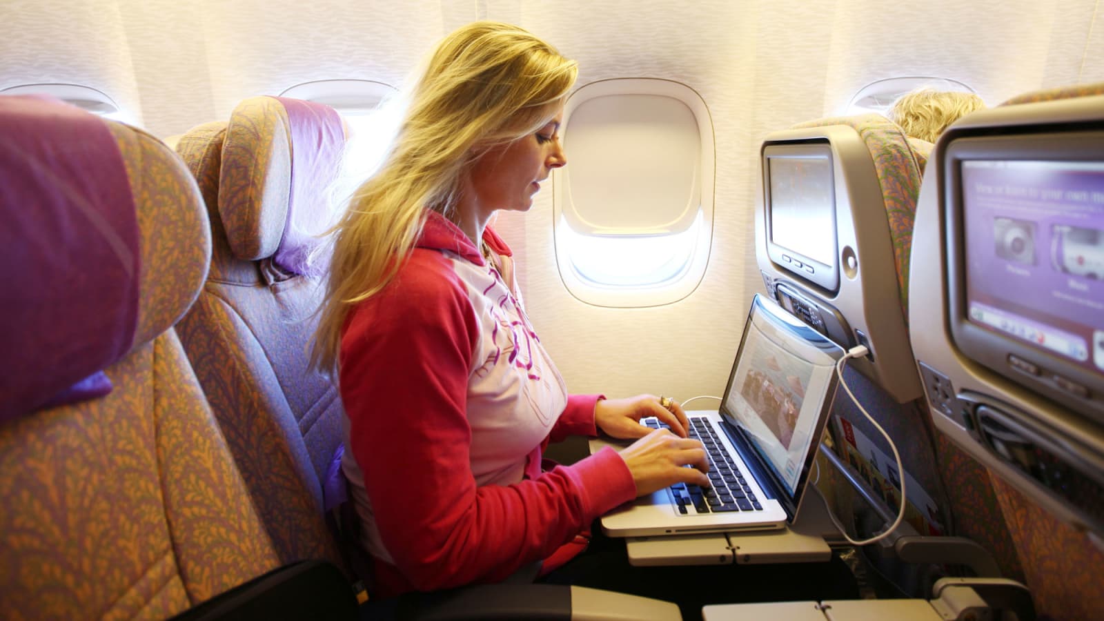 Why American Airlines is Bucking the Trend No Free Wi-Fi Despite Competitors Cutting Costs---