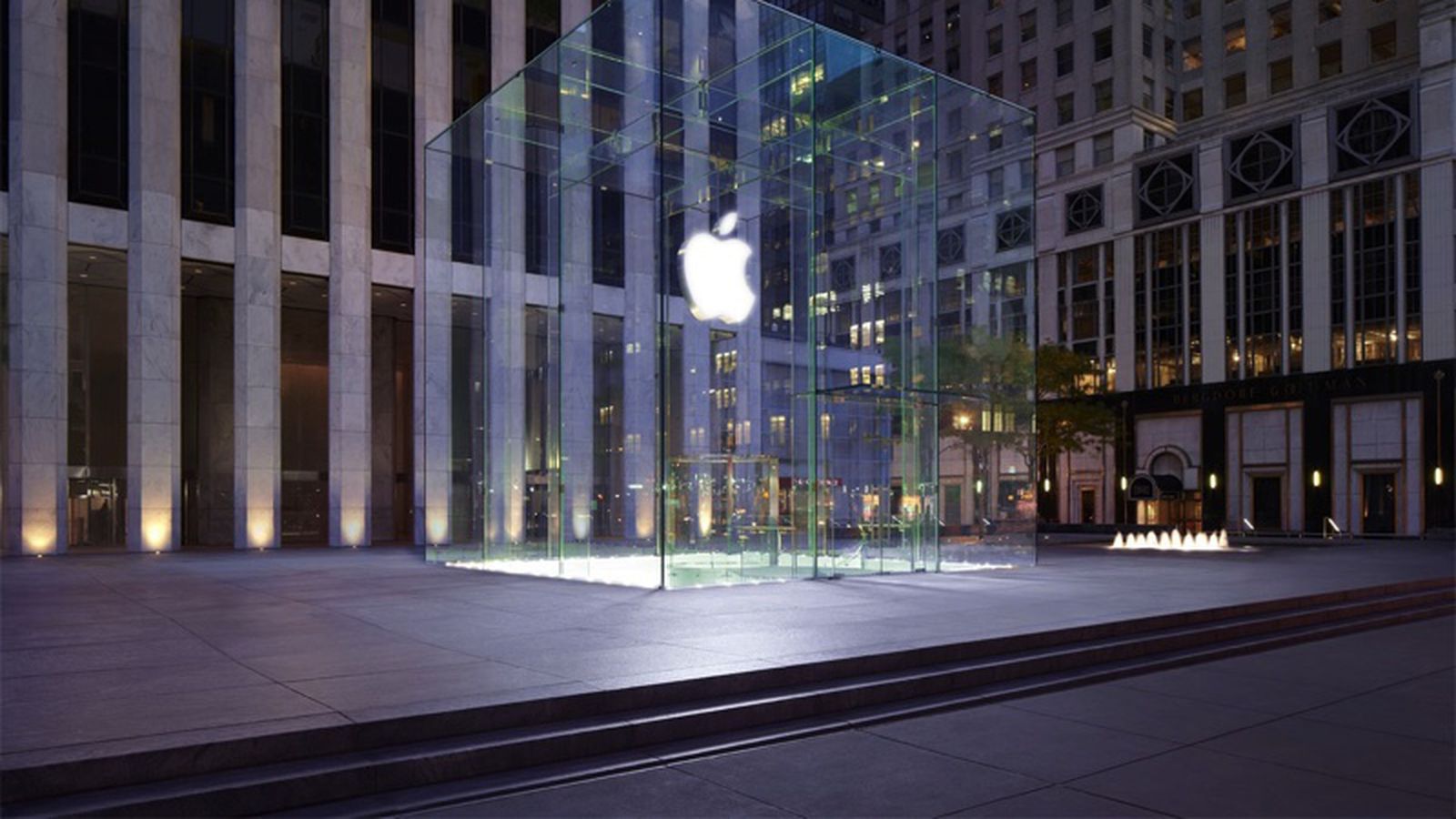 Apple Fifth Avenue Store Lights Up with Exciting Colors for the Big iPhone 16 Release Event--