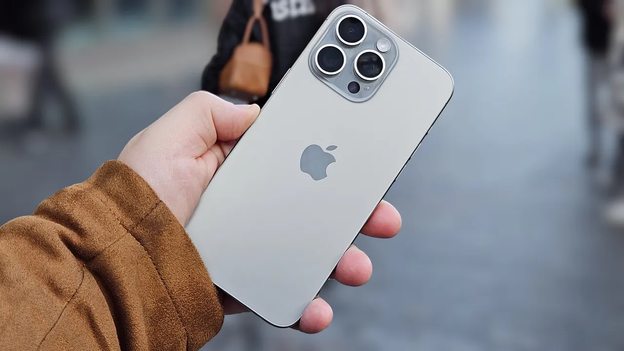 Discover the New iPhone 16 Pro Max Cool Camera Tricks and All-Day Battery Life Just Revealed!---