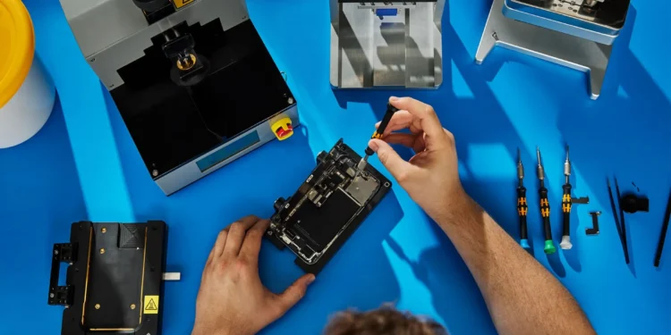 New iPhone 16 Update Apple Launches DIY Repair Kit for Easy At-Home Fixes