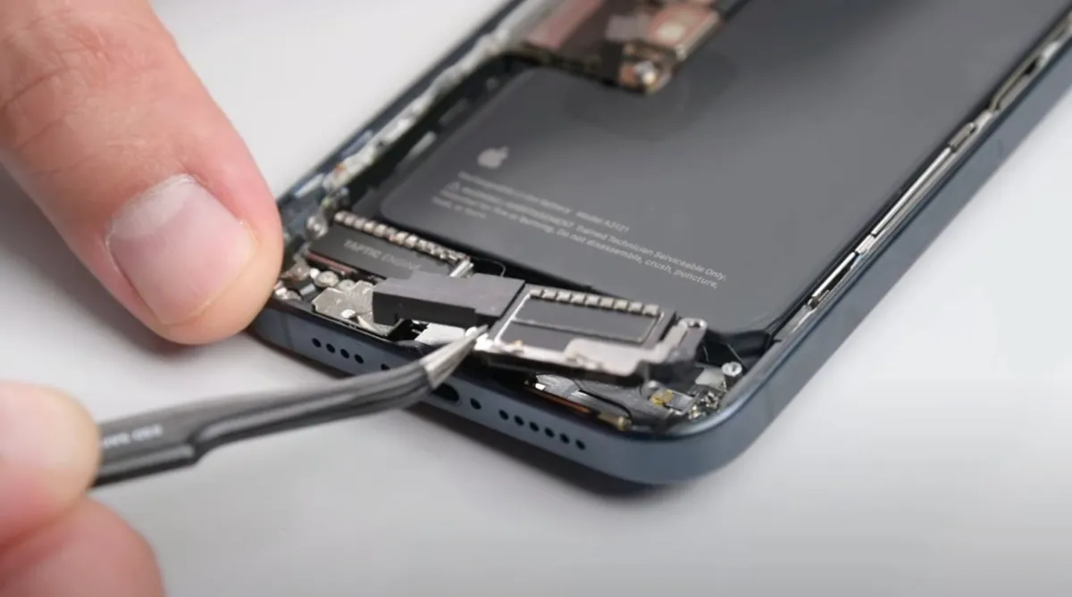 iFixit Teardown Reveals Surprising Secrets Inside Apple’s iPhone 16 Pro and Pro Max Models-