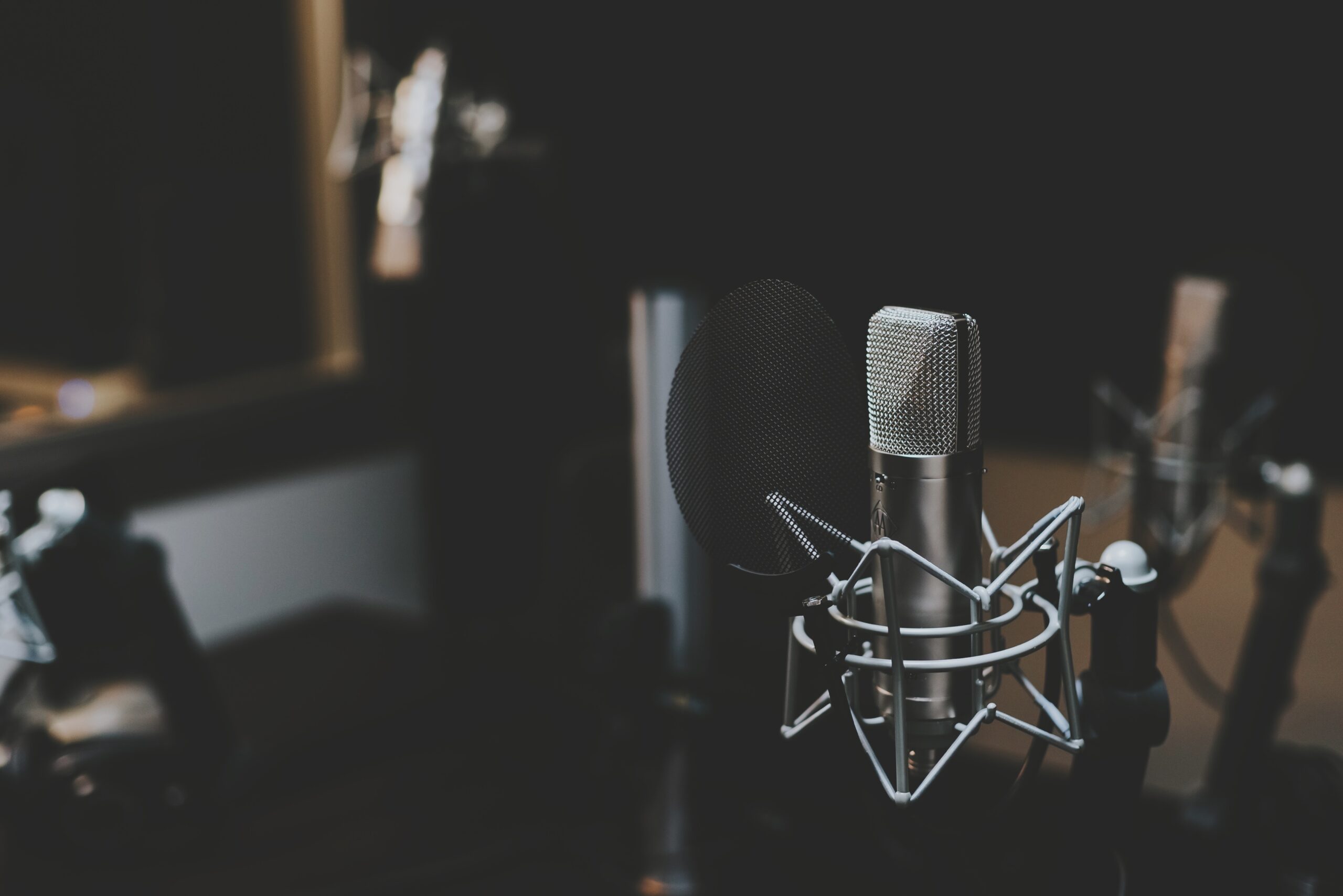 60+ Best Tech Podcasts to Follow for 2024-