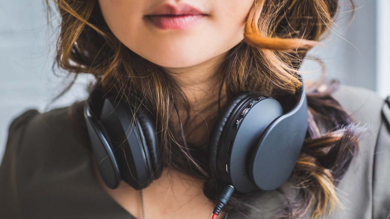 60+ Best Tech Podcasts to Follow for 2024--------