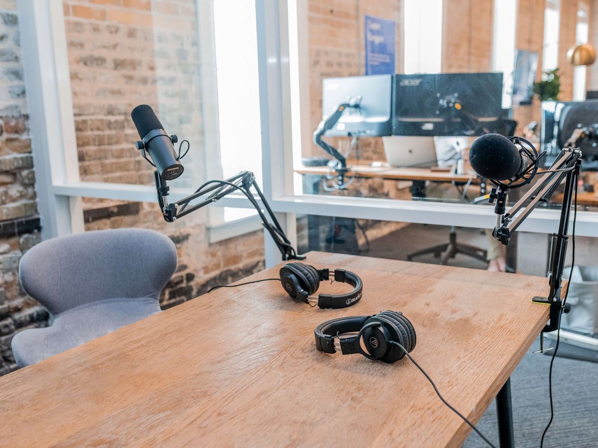 60+ Essential Tools for Creating a Successful Podcast------