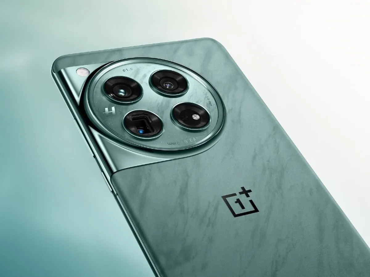 First Look OnePlus 13 Reveals New Design and Top Cameras Before This Month's Big Launch-