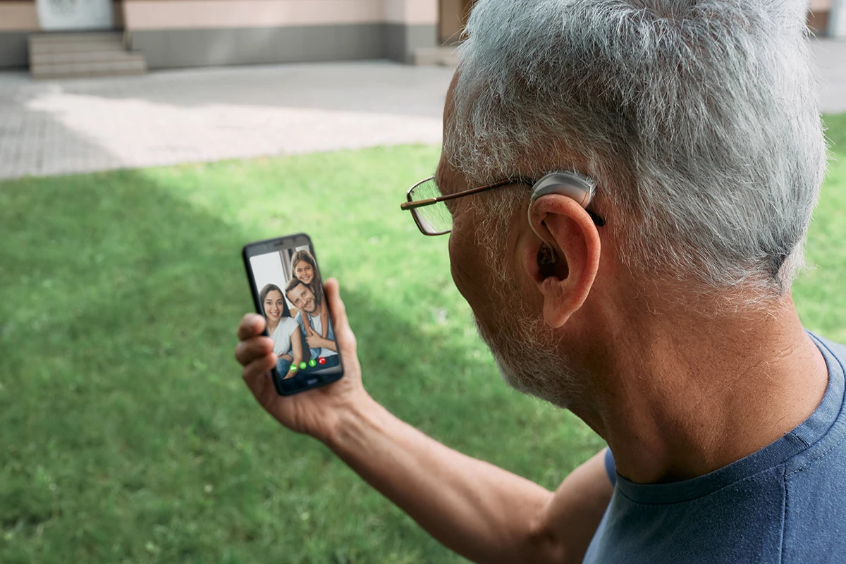 New FCC Rule Every Smartphone Will Now Work with Your Hearing Aids!--