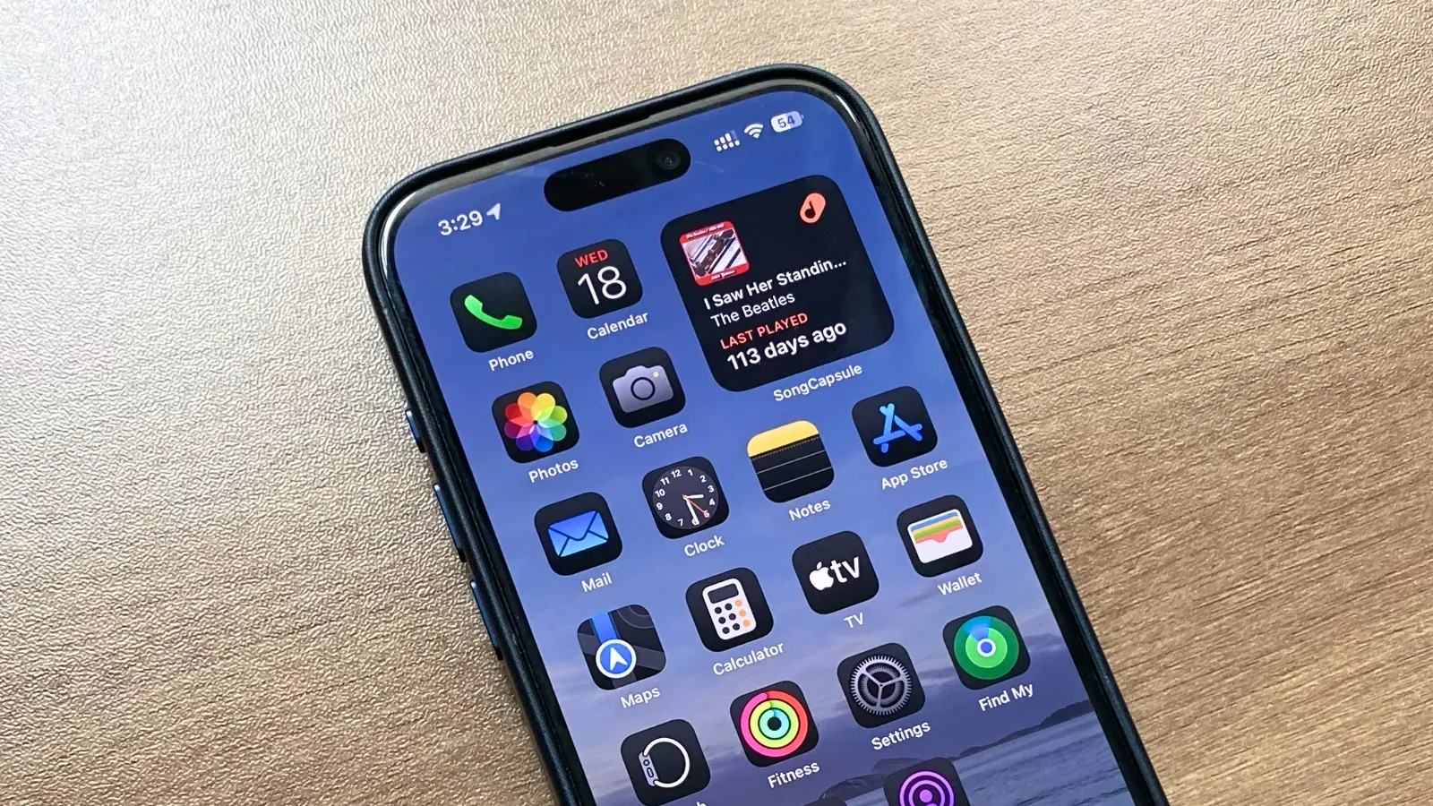 New iOS 18.2 Update Lets You Pick Your Favorite Apps for Messages and Calls Here's How to Switch