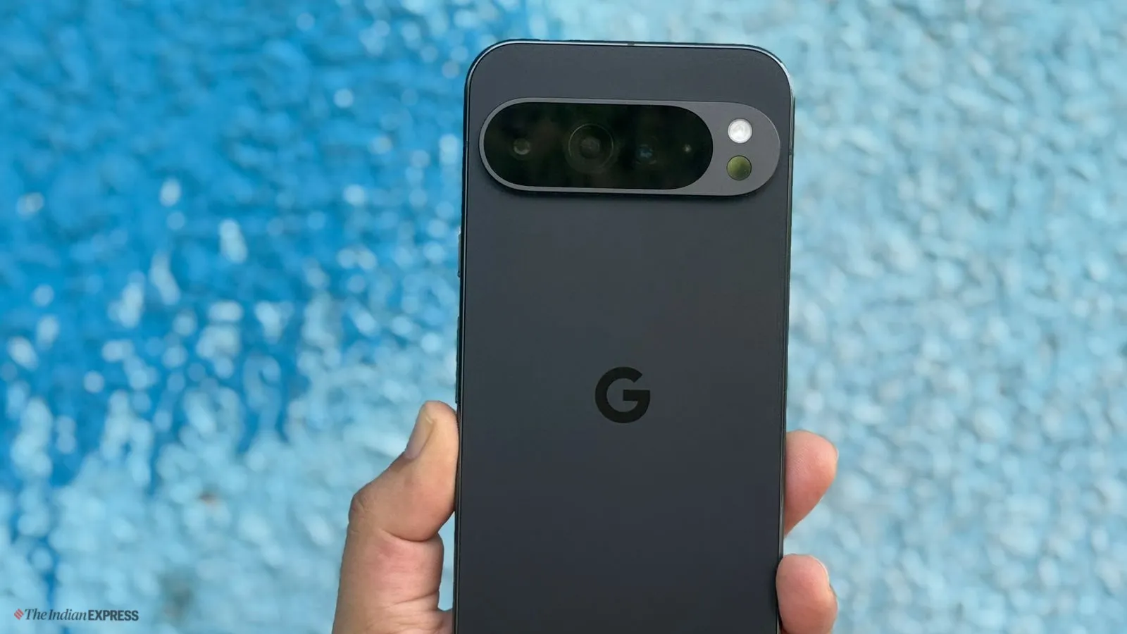 Pixel Panic: Surprising Camera Bar Defect Unsettles Pixel 9 Pro XL Owner