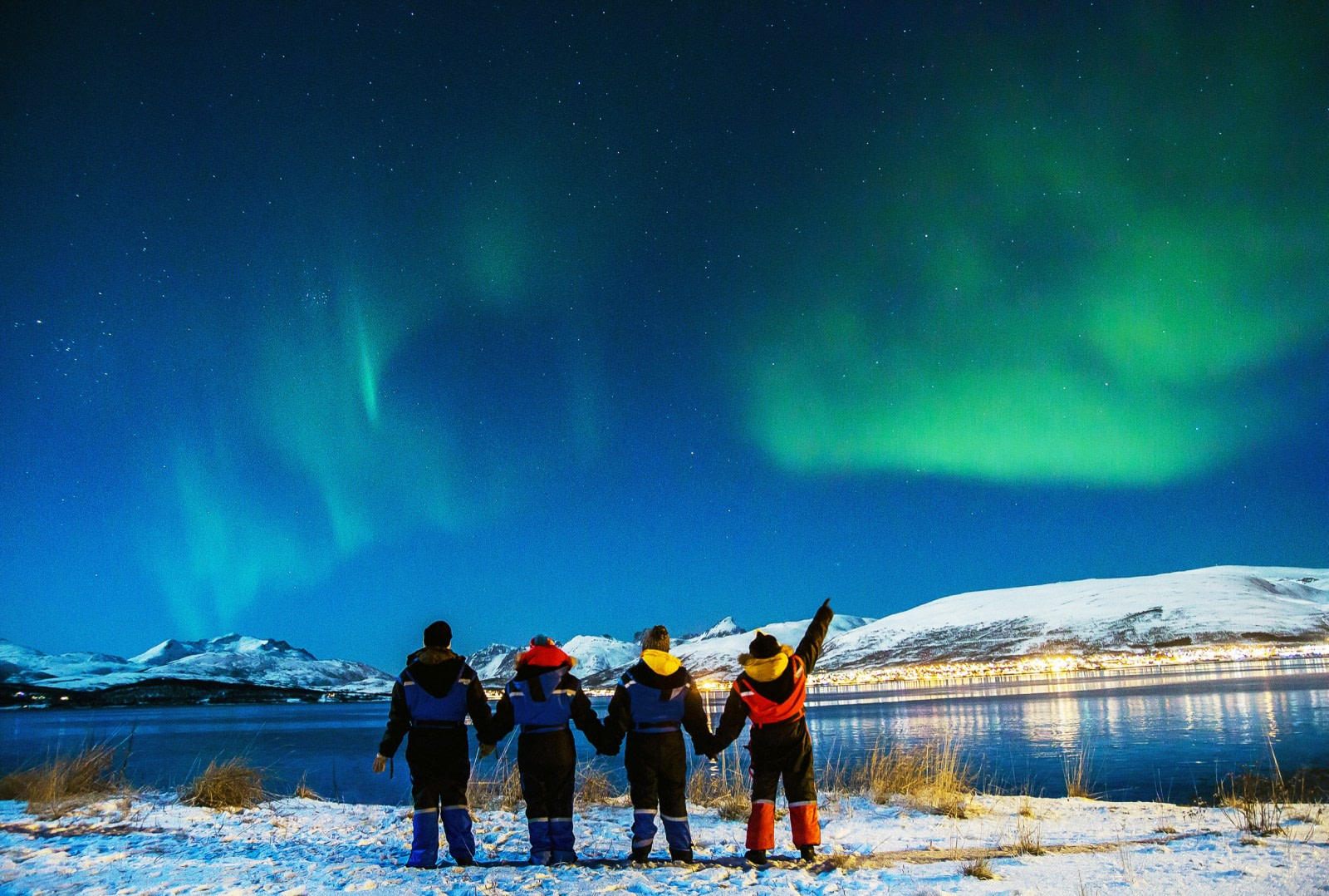 See the Skies Dance How to Snap the Northern Lights on Your Phone This Weekend--