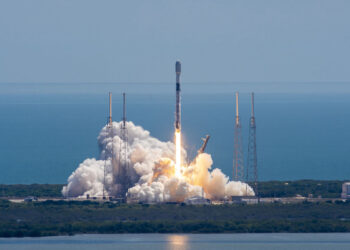 SpaceX Hits New Heights with 100th Rocket Launch This Year: How OneWeb's Last Satellites Are Changing Global Internet