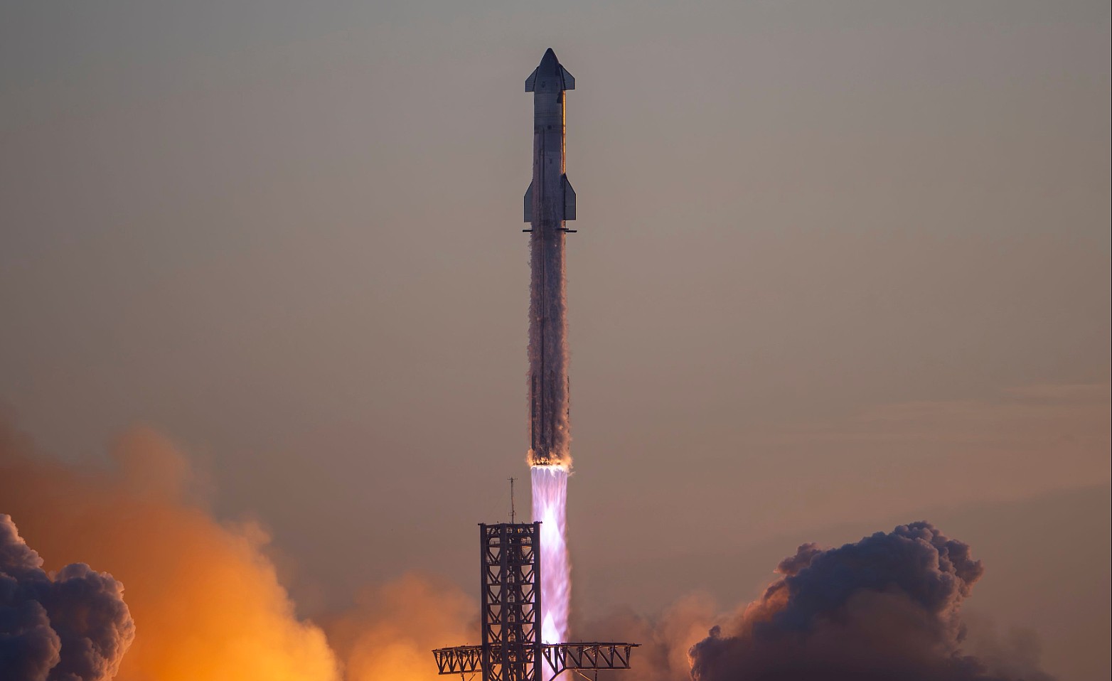 Watch SpaceX's Newest Starship Test Amazing Rocket Catch and Stunning Space Views Captured!---