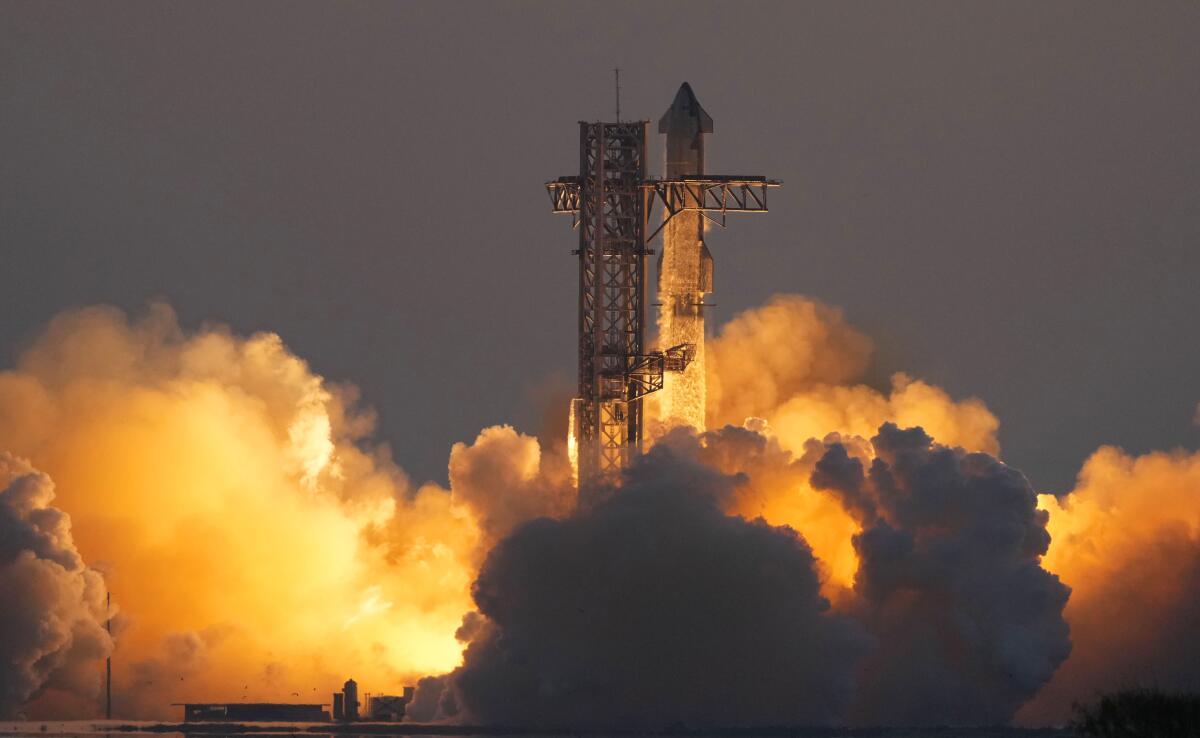 Watch SpaceX's Starship Soar Stunning Test Launch and Rocket Catch Lights Up the Sky-