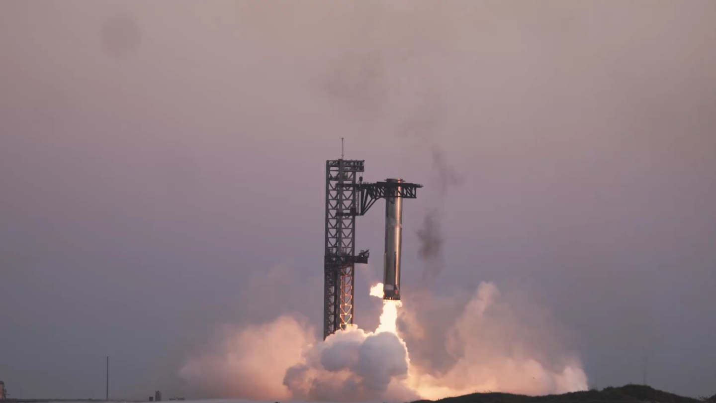 Watch SpaceX's Starship Soar Stunning Test Launch and Rocket Catch Lights Up the Sky--