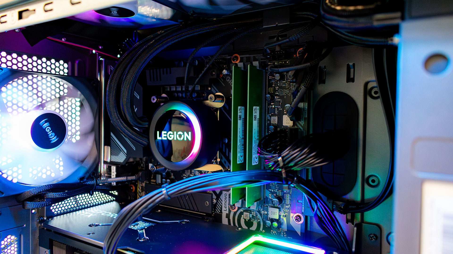 90+ Tips for Building a Custom PC-------------