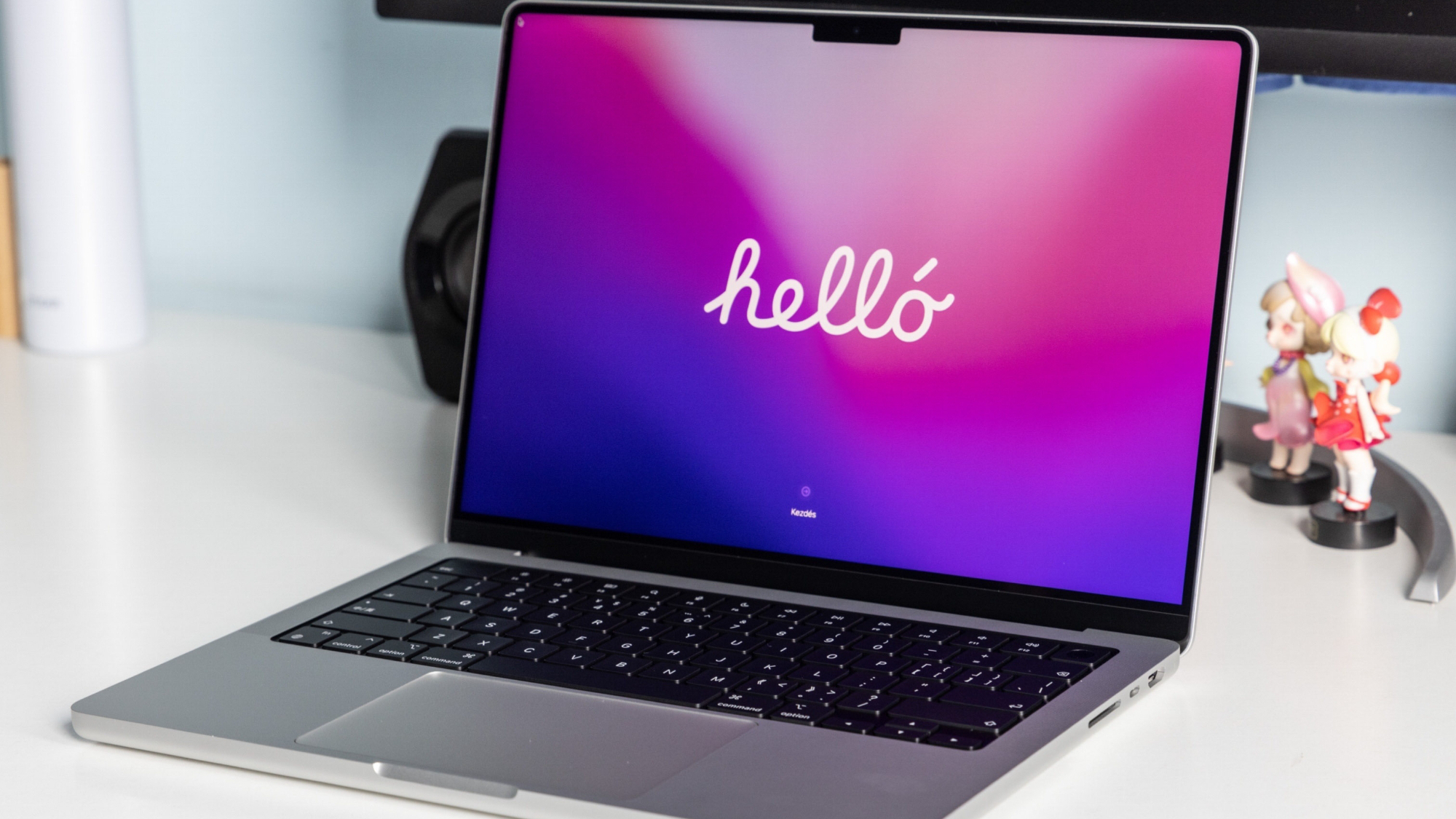 Exciting New 2026 MacBook Pro to Feature Super Lightweight Design and Brilliant OLED Screen----