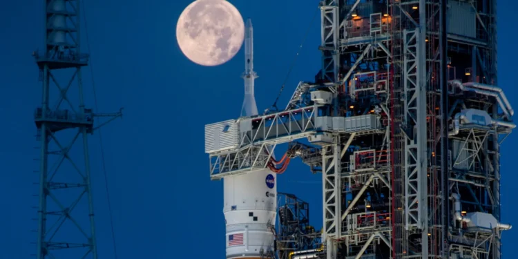 Could Trump's Plans Topple NASA's Moon Mission What the Future Holds for SpaceX and Lunar Travel