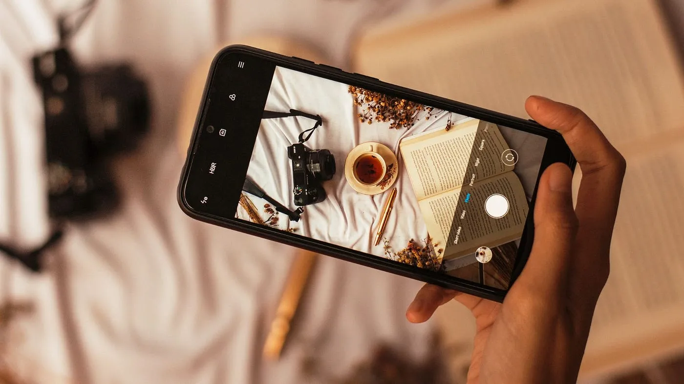 How AI is Reshaping Smartphone Photography in 2024 The Debate Over Camera Authenticity and Tech Trends--