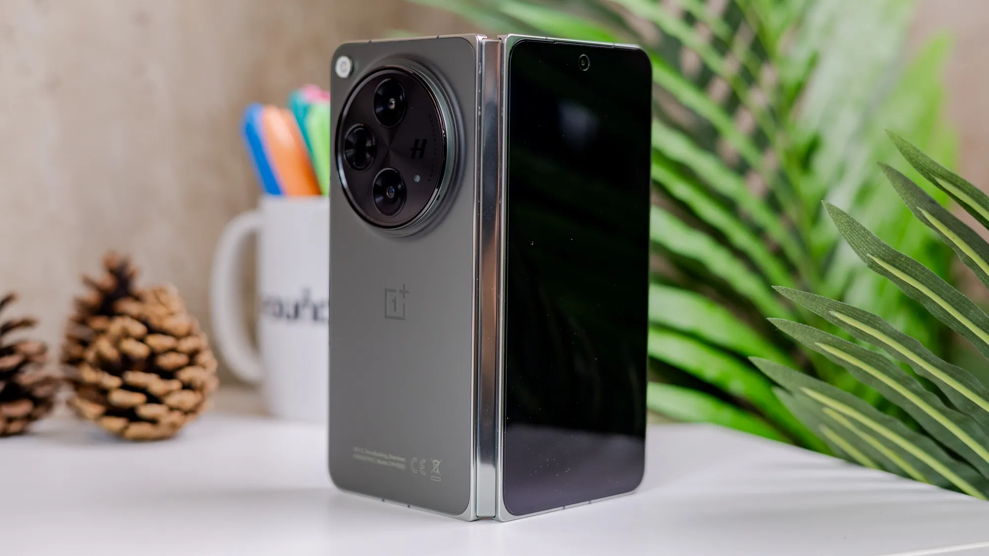 Meet the New OnePlus Open 2: Bigger Screen, Better Cameras, and Super-Fast Charging — Here’s What’s New!