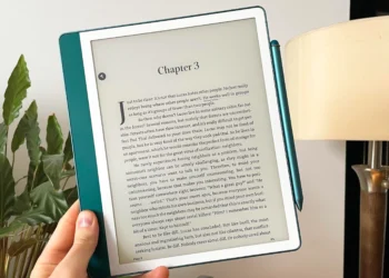 New Kindle Scribe 2 Review Does the Upgraded Stylus and AI Make Note-Taking Easier and More Fun