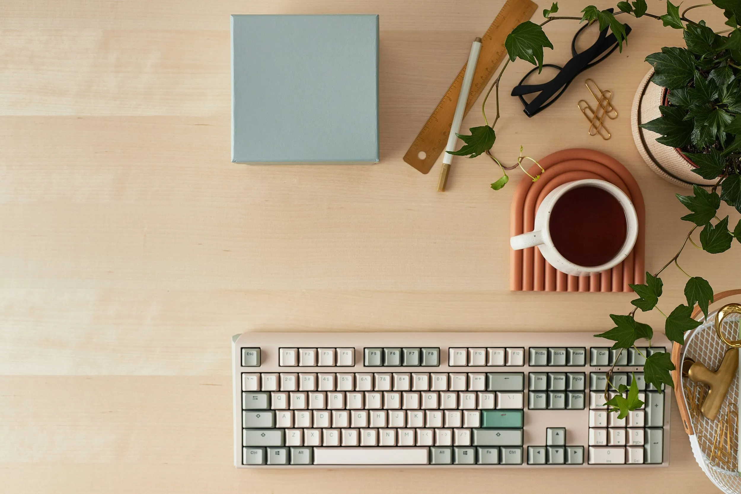 90+ Essential Tools for Freelance Writers---------