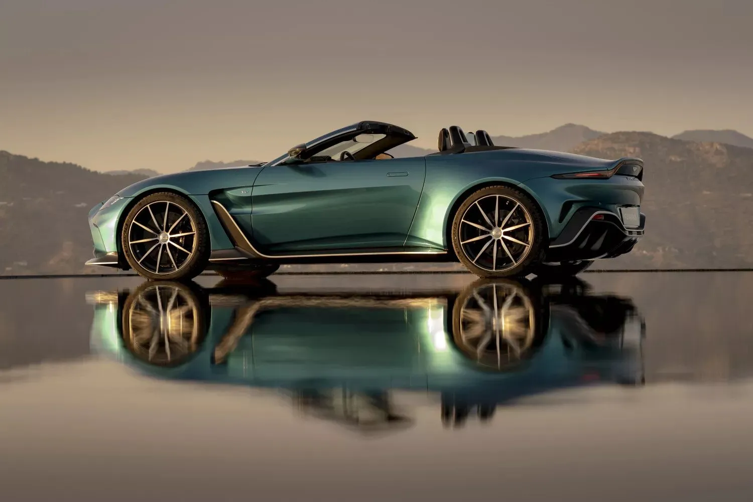 Meet the New 2026 Aston Martin Vantage Roadster: Faster, Sleeker, and Cooler Than Ever!