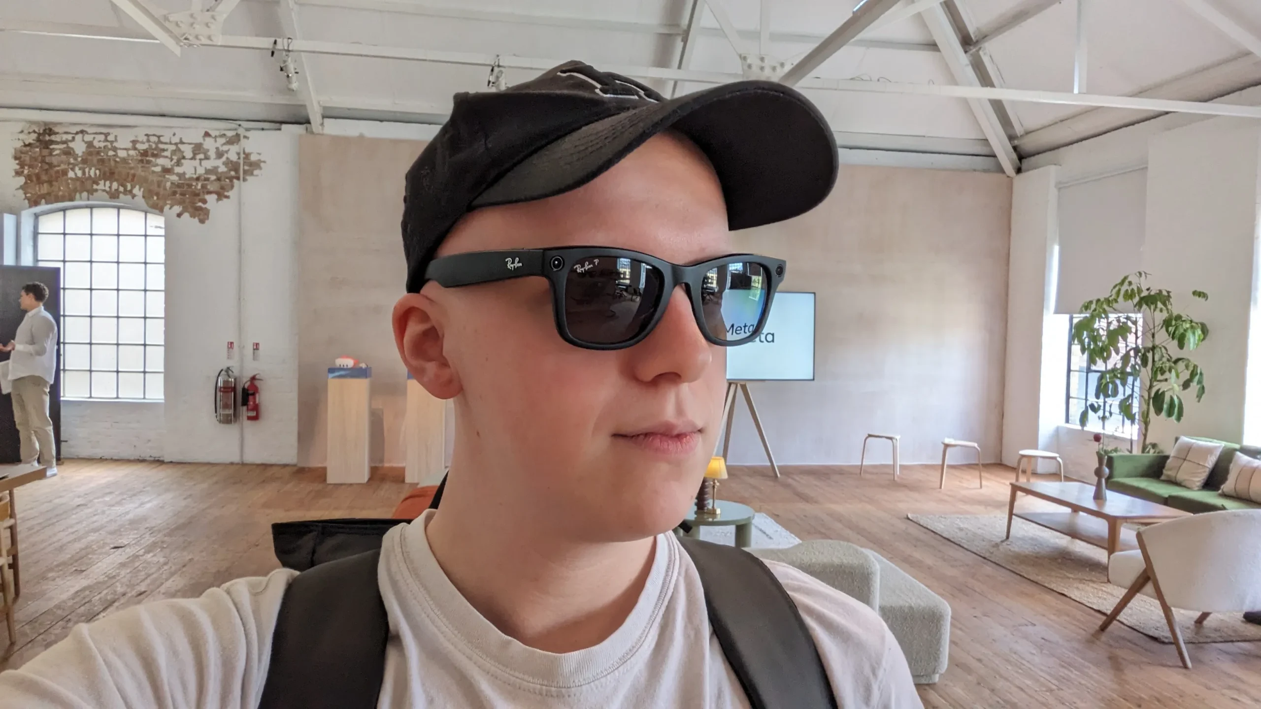 Meta's Big Leap: Oakley Smart Glasses, AI-Powered Earbuds, and the Future of Augmented Reality by 2027